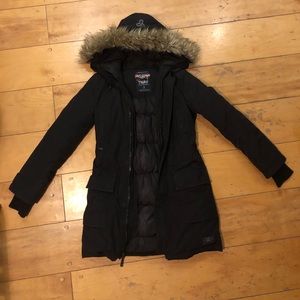 TNA/Aritzia Parka- black, small slim fit- make me an offer! ❄️